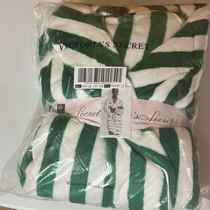 Victoria Secret Short Cozy Robe